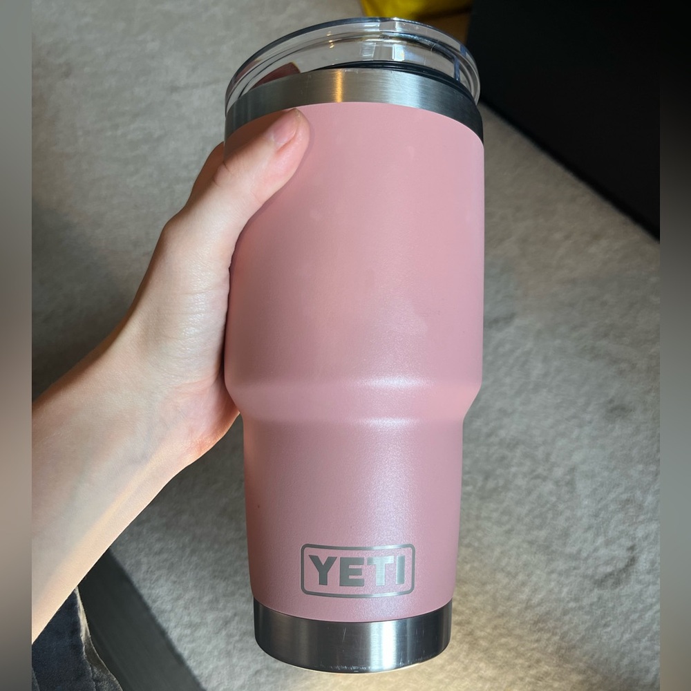 SANDSTONE PINK 30 OZ YETI RAMBLER